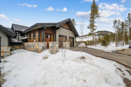 The Highlands House | Wolverine Lookout townhouse