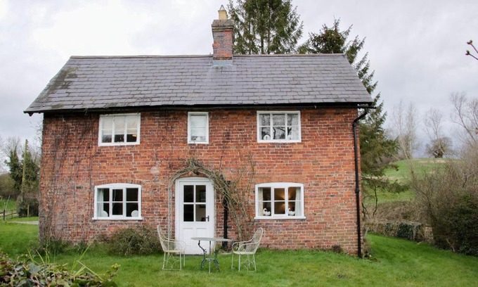 Whitchurch House | Wolvesacre Mill Cottage