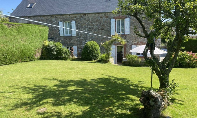 Saint-Maurice-en-Cotentin House | Wonderful villa for 6 guests with WIFI, TV, terrace and pets allowed