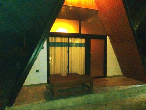 Embilipitiya Hotel | Wonder of Udawalawe Cottage