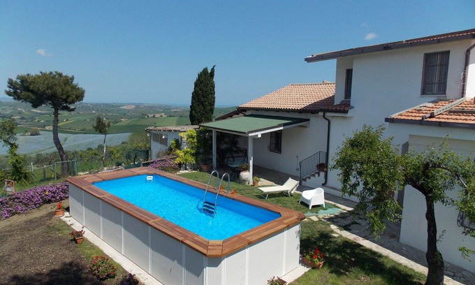 Montenero di Bisaccia House | Wonderful private villa for 9 guests with WIFI, private pool, TV, terrace, pets allowed and park.