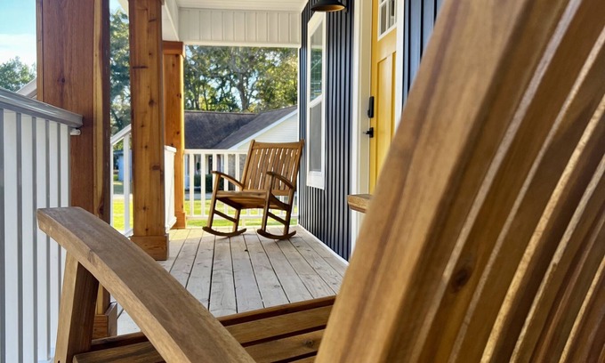 Sunset Beach Cottage | Wonderful 2 Bed 2 bath, near the beach!