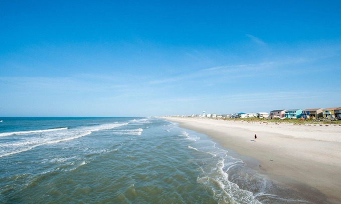 Duck Condo | Wonderful 2BD 2BTH in Duck, Outer Banks - steps from the beach