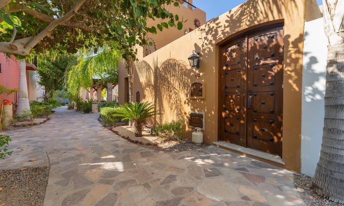 Nopolo House | Wonderful 2bedrooms home next to the community pool