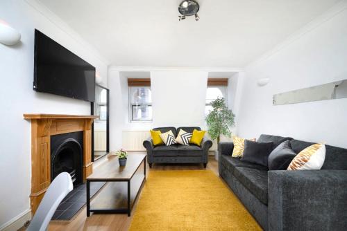 East Putney Apartment | Wonderful 2BR Flat on Richmond Street