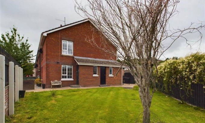 Newry House | Wonderful 4-bedroom house in Newry Central