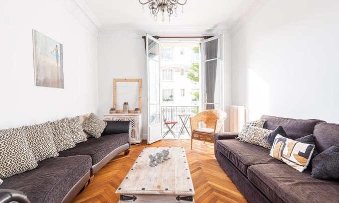 Gambetta Apartment | Wonderful and bright apartment close to everything