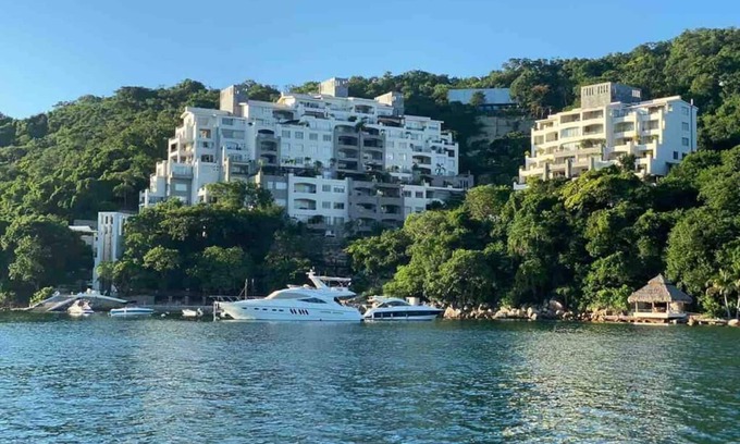 Punta Diamante Apartment | Wonderful Condominium Next to the Banyan Tree Hotel with Beach and private dock