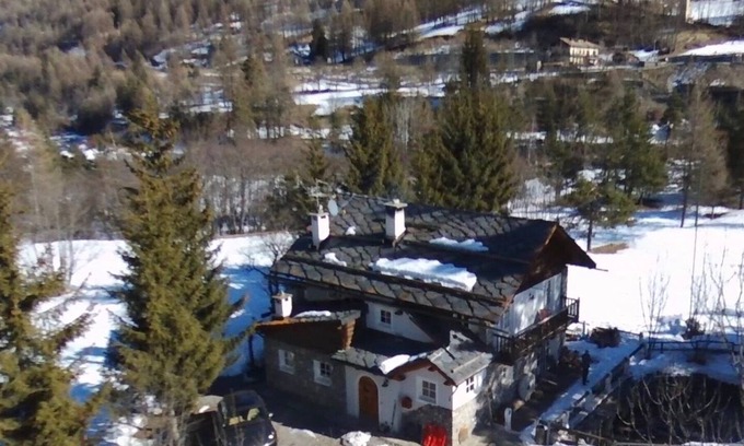 Cesana Torinese Ski Chalet | Wonderful chalet in the countryside, between meadows and the river