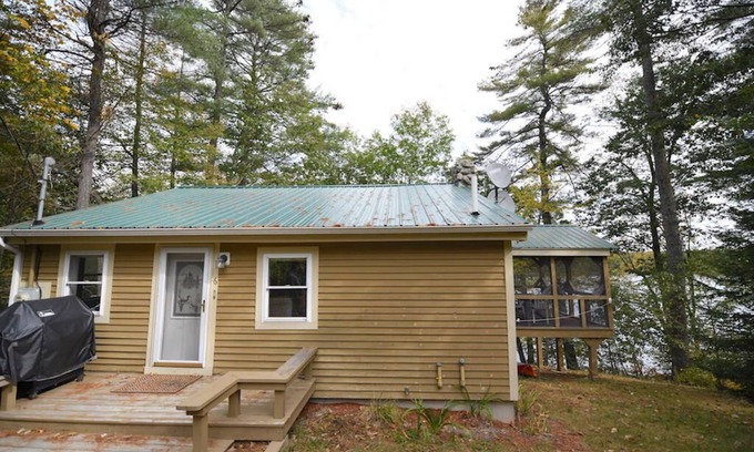 Oxford Cottage | Wonderful family cottage on peaceful Whitney Pond