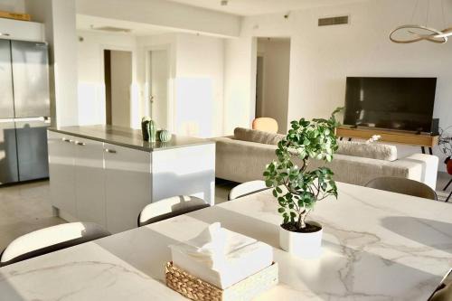 Netanya Apartment | Wonderful Flat - Seaview Apartment 4BDR