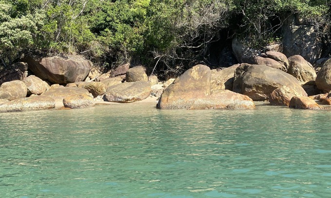 Ubatuba House | Wonderful house, walk on the sand in quiet and spacious beach - Praia Dura