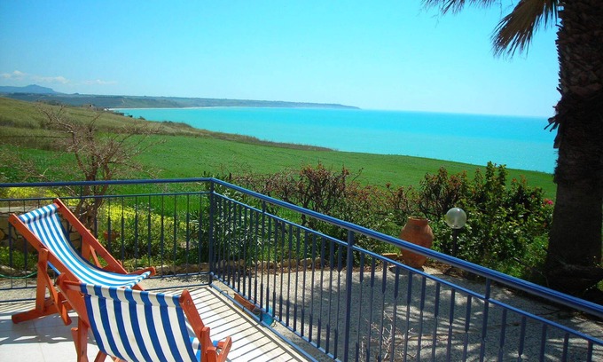 Menfi Villa | wonderful Mediterranean Villa 200 meters from the sea in Portopalo di Menfi