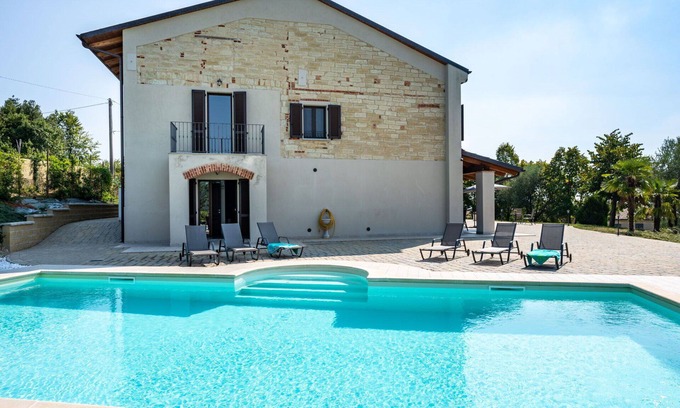 Ponzano Monferrato House | Wonderful private villa for 14 people with WIFI, private pool, A/C, TV, terrace and parking