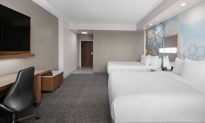 Clearwater Beach Hotel | Wonderful Place To Stay! 4 Restful Units, Bar, Outdoor Pool, Onsite Dining