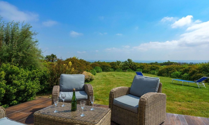 Telgruc-sur-Mer House | Wonderful private villa for 6 people with WIFI, TV, terrace, pets allowed and parking