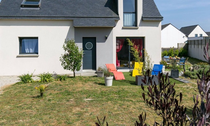 Berven House | Wonderful private villa for 8 guests with WIFI, TV, terrace, pets allowed and parking