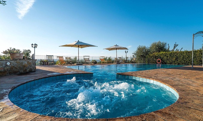 Montaione Villa | Wonderful private villa with hot tub, private pool, A/C, WIFI, TV, balcony, close to San Gimignano