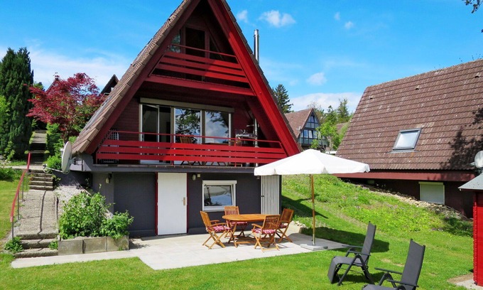 Wilhelmsdorf House | Wonderful private villa for 4 people with WIFI, TV, terrace, pets allowed and parking