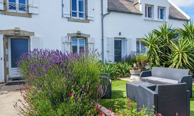 Primelin House | Wonderful private villa for 10 people with WIFI, TV, terrace and parking
