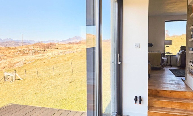 Breakish House | Wonderful private villa for 8 people with TV, terrace, panoramic view and parking