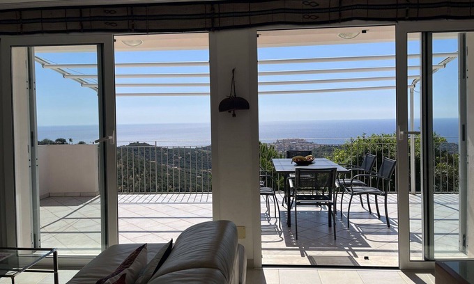 Artallo Villa | Wonderful private villa for 10 guests with WIFI, private pool, hot tub, TV, terrace and parking