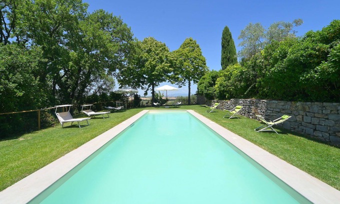 Paciano Villa | Wonderful private villa with hot tub, WIFI, private pool, TV, balcony, pets allowed and parking