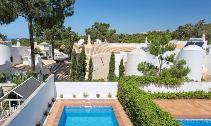 Vale do Garrao House | Wonderful private villa for 6 guests with A/C, WIFI, private pool, TV, patio and parking