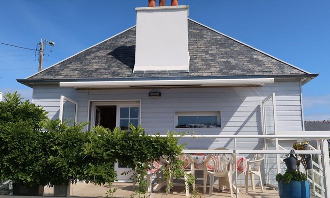 Saint-Mathieu House | Wonderful private villa for 8 people with WIFI, TV, terrace, pets allowed and parking