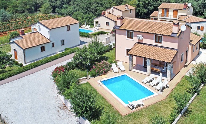 Mofardini House | Wonderful private villa with WIFI, A/C, private pool, TV, terrace, pets allowed and parking