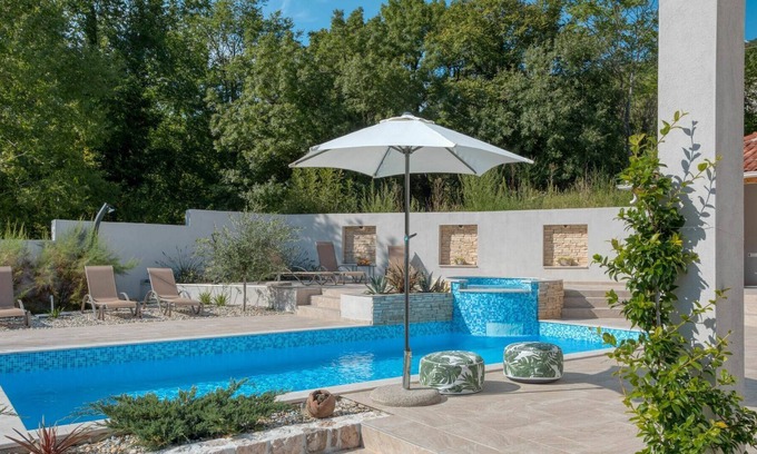 Drivenik House | Wonderful private villa with WIFI, A/C, private pool, TV, patio, pets allowed and parking