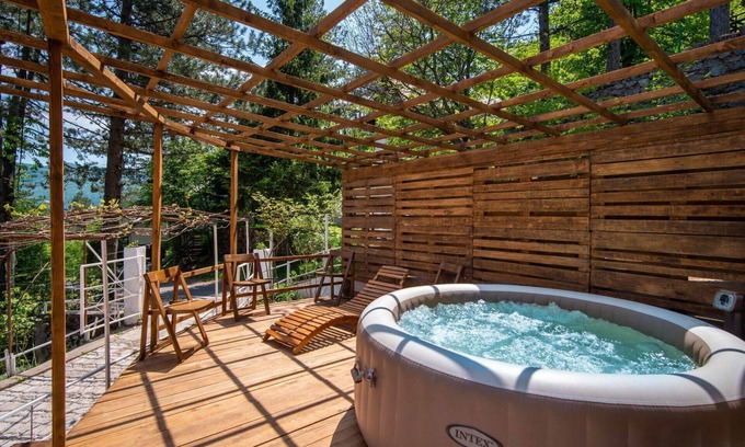 Lic House | Wonderful private villa with private pool, WIFI, hot tub, TV, terrace, pets allowed and parking