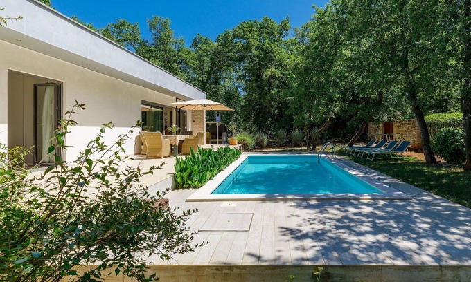 Babici House | Wonderful private villa with WIFI, private pool, A/C, TV, terrace, pets allowed and parking
