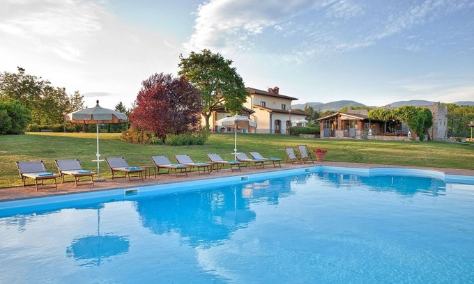 Porrena Villa | Wonderful private villa with private pool, WIFI, TV, patio, pets allowed, panoramic view and par.
