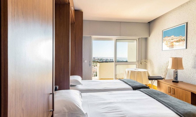 Cascais Apartment | Wonderful Studio in Cascais With Sea View