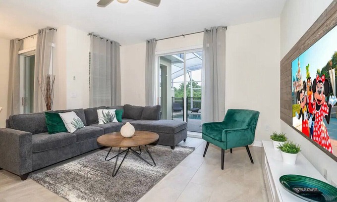 Four Corners Ski Chalet | Wonderful Townhouse 4Beds/3Bath/Pool/18Min From Disney