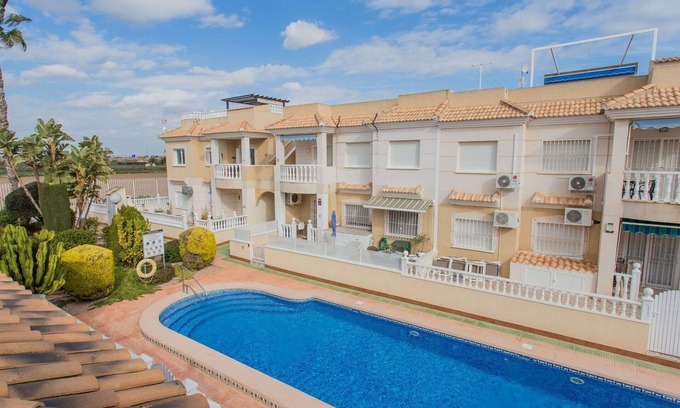 Los Alcazares House | Wonderful villa for 4 people with WIFI, A/C, pool, TV, terrace and parking