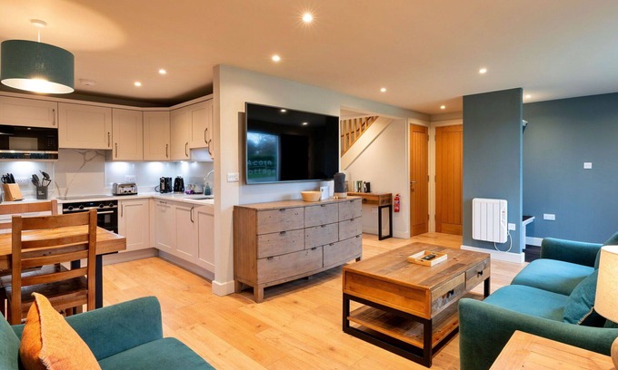 Dorsington House | Wonderful villa for 3 guests with WIFI, TV, pets allowed and parking