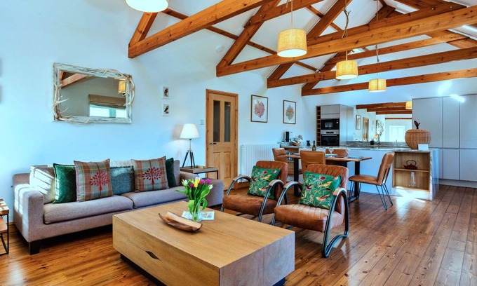 Edlingham House | Wonderful villa for 4 guests with WIFI and terrace