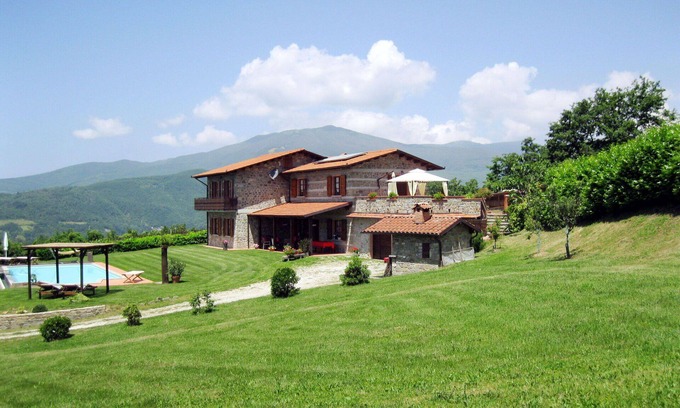 Caprignana Villa | Wonderful villa for 8 guests with private pool, WIFI, TV, patio and parking