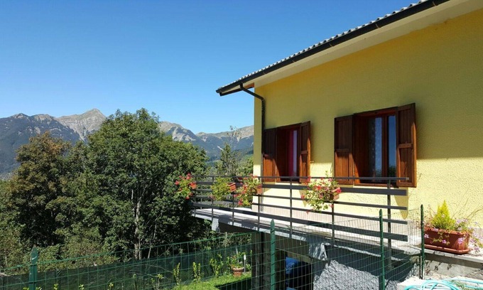 Casoli House | Wonderful villa for 8 guests with private pool, veranda, pets allowed and parking