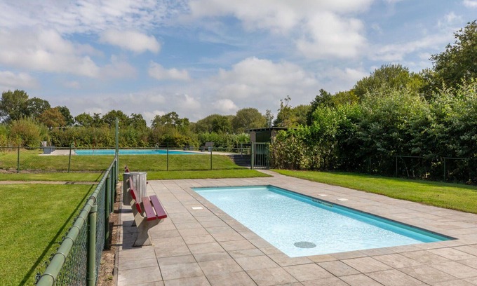 Westenschouwen House | Wonderful villa for 4 people with WIFI, pool, TV, terrace and pets allowed