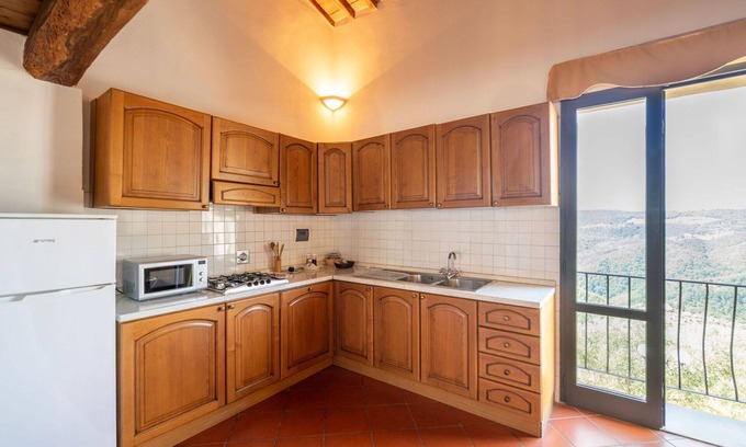 Montebonello House | Wonderful villa with WIFI, private pool, A/C, TV, pets allowed, panoramic view and parking