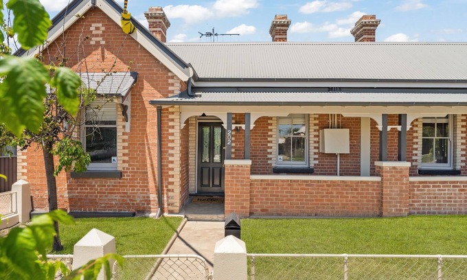 Bathurst House | Wonderful William - Charming Home close to CBD