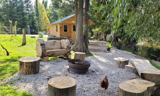 Markdale Cabin | Wood cabin by the river