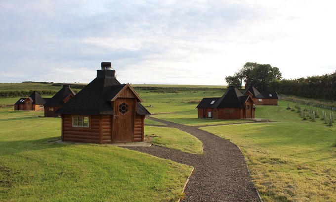 Duns Cabin | Wood-fired hot tub cabin, enjoy the stars or have a cosy night in