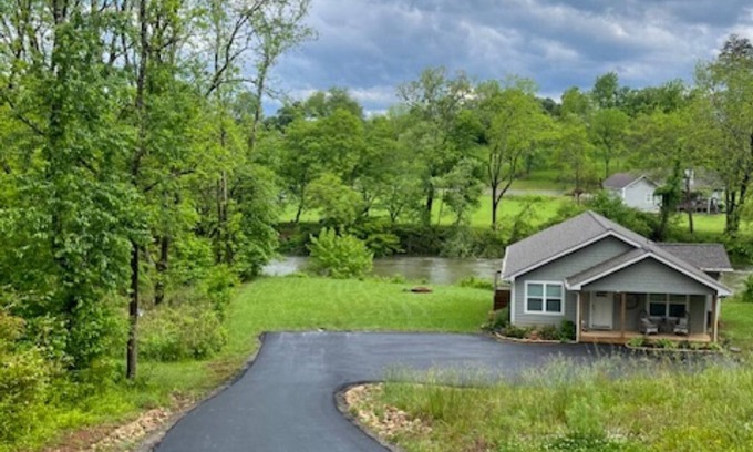Hayesville Cottage | Wood Haven on the River- cozy cottage on the Hiawassee River in Hayesville NC