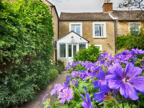 Bourton House | Woodbine Cottage