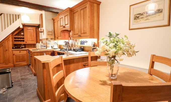 Matlock Cottage | Woodbine Cottage