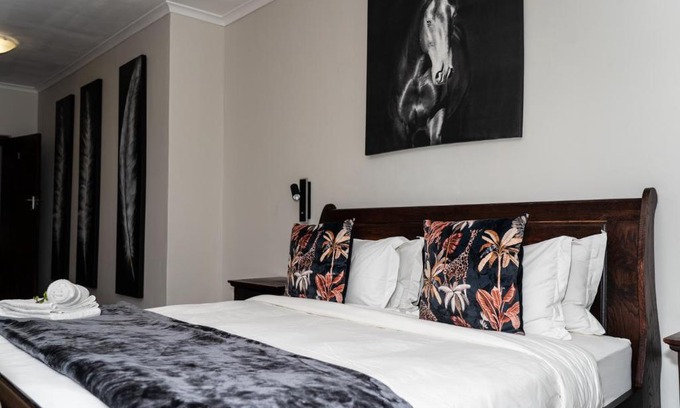 Milnerton Bed & Breakfast | Woodbridge Lodge